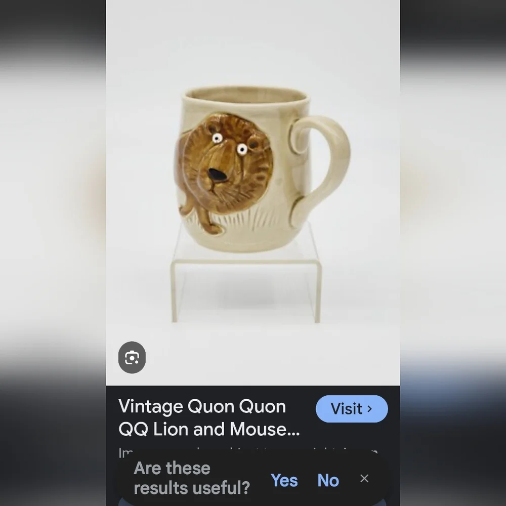 Vintage QUON Japan Coffee Mugs beige lion is 3D mouse on tail in excellent shape